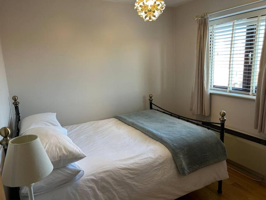 Cosy 2 Bed, Home From Home Haddenham  Kültér fotó