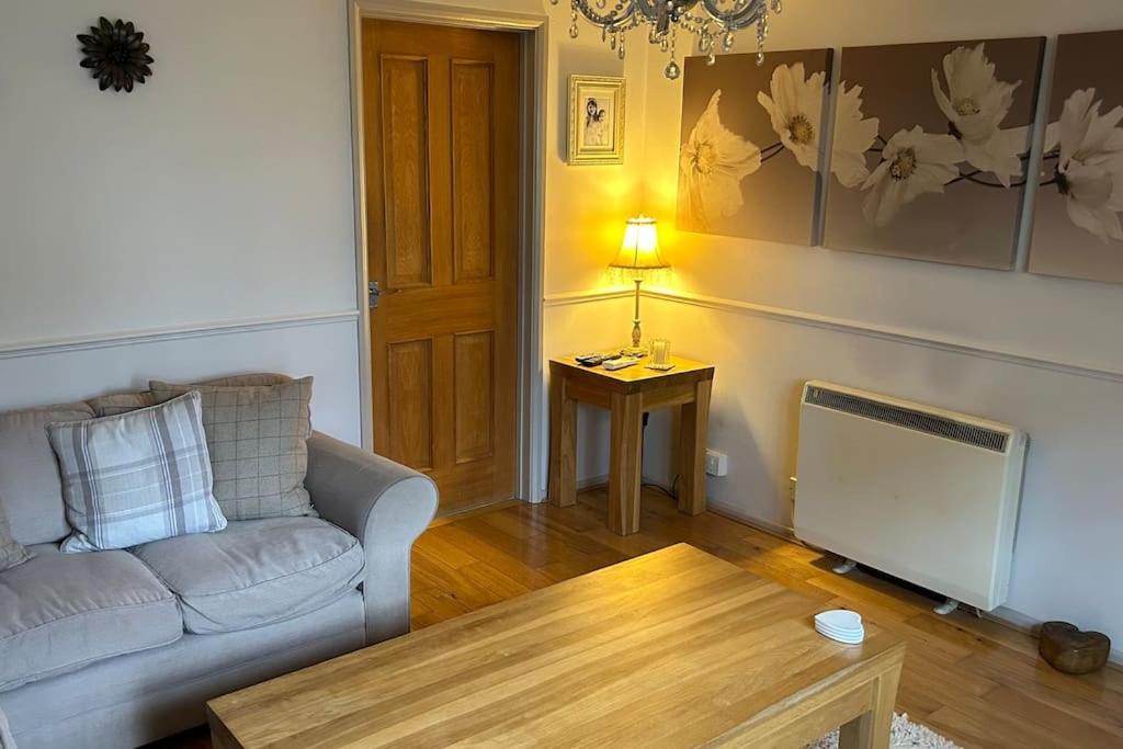 Cosy 2 Bed, Home From Home Haddenham  Kültér fotó